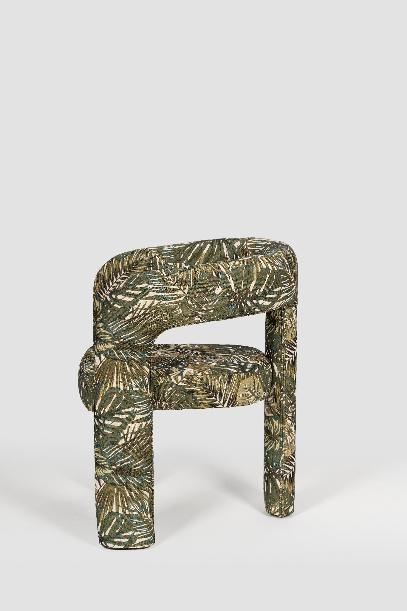 luxury dining chair. custom dining chair. modern dining chair. sculptural dining chair. designer dining chair. high end dining chair. contemporary dining chair. bespoke dining chair. premium seating. architectural dining chair. dining chair. custom luxury dining chair USA. made to order dining chairs. modern sculptural dining chair. high end custom seating for interior designers. luxury restaurant dining chairs.