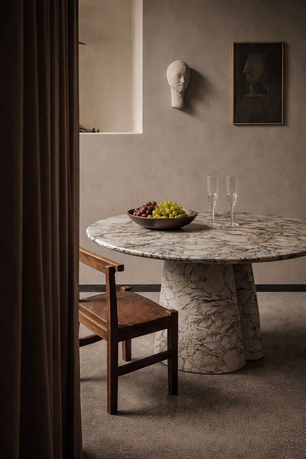 Guasha Calacatta Viola Marble Round Table