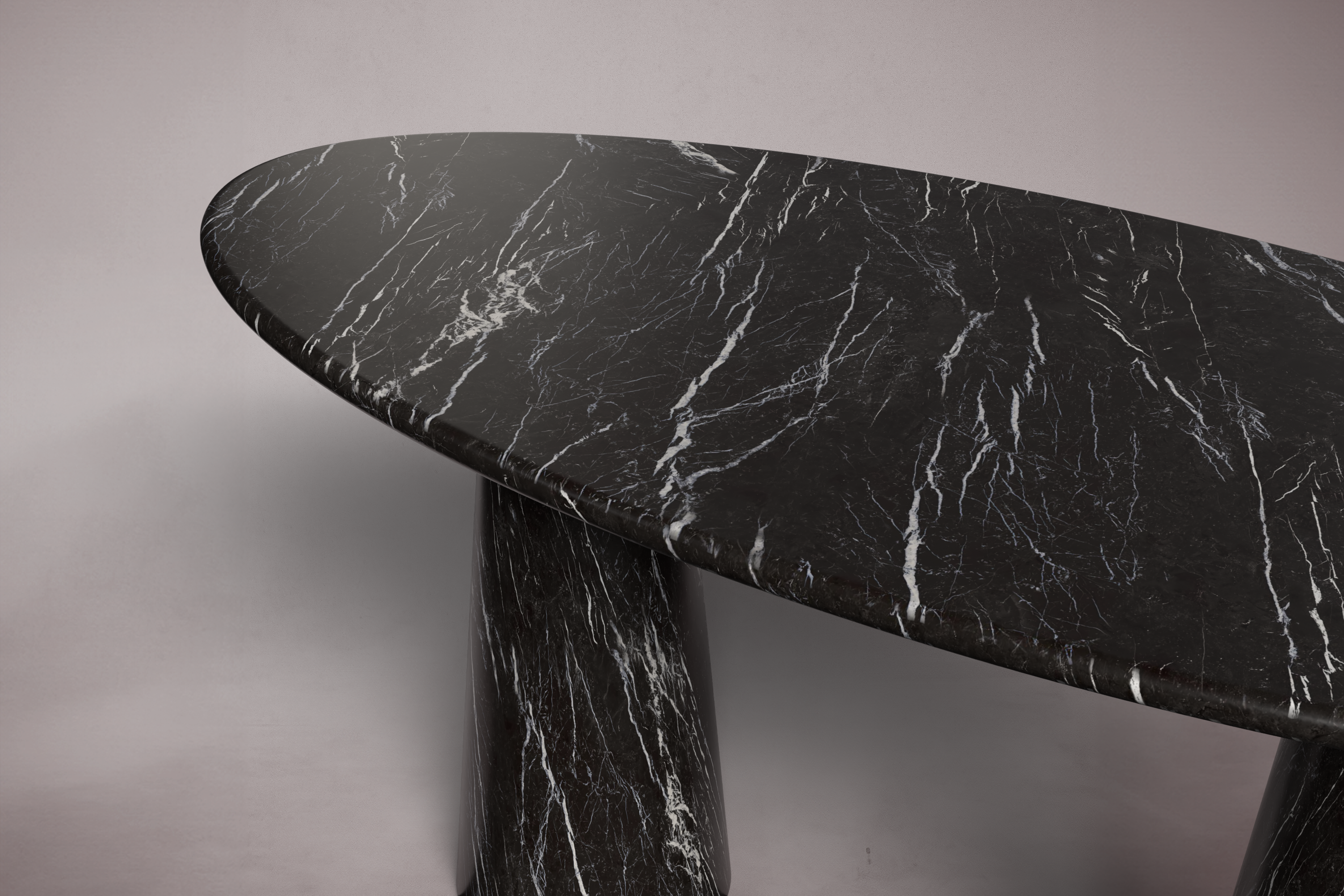 Élégance de Pierre Alexander Black Marble Oval Dining Table