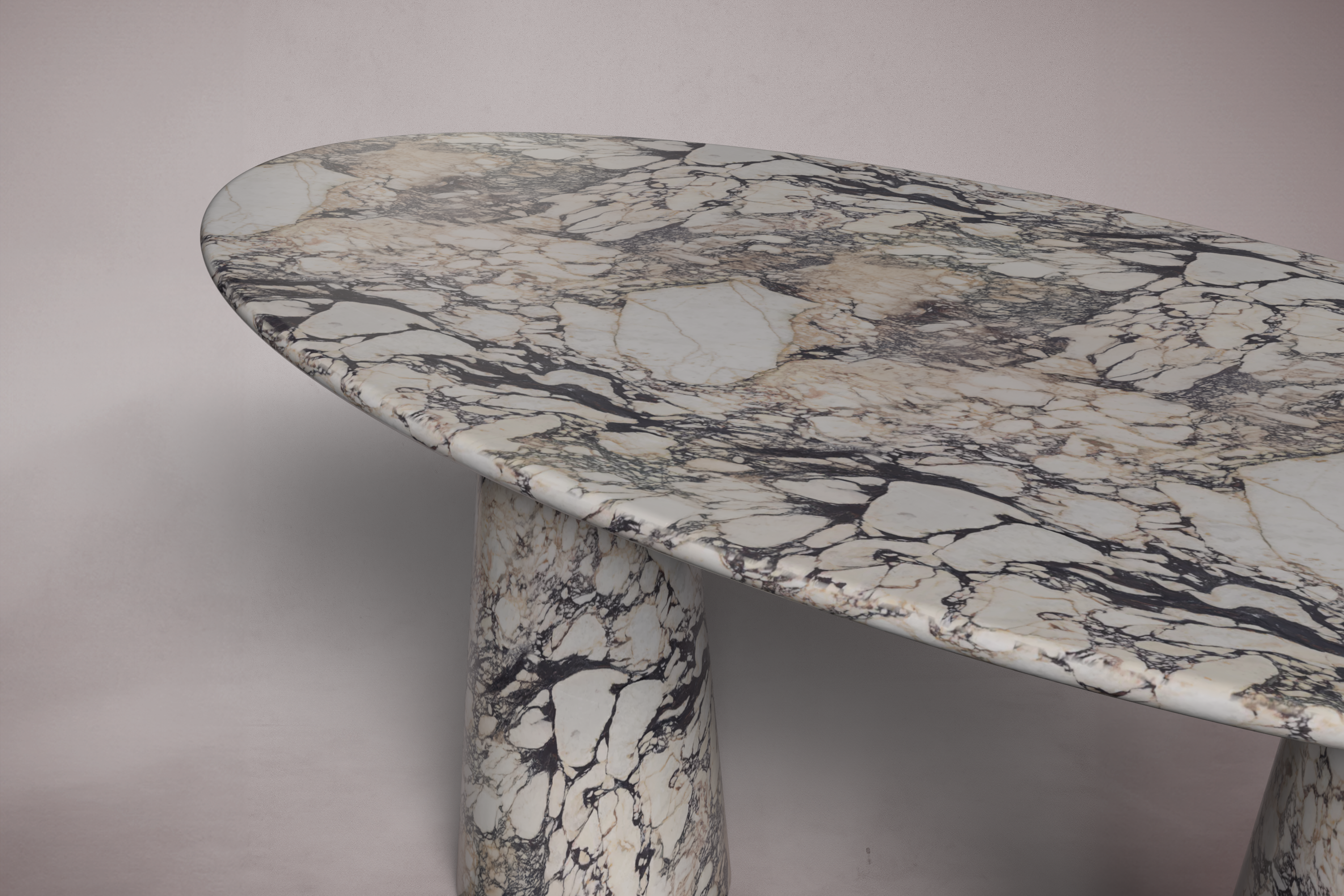 Élégance de Pierre Alexander Black Marble Oval Dining Table