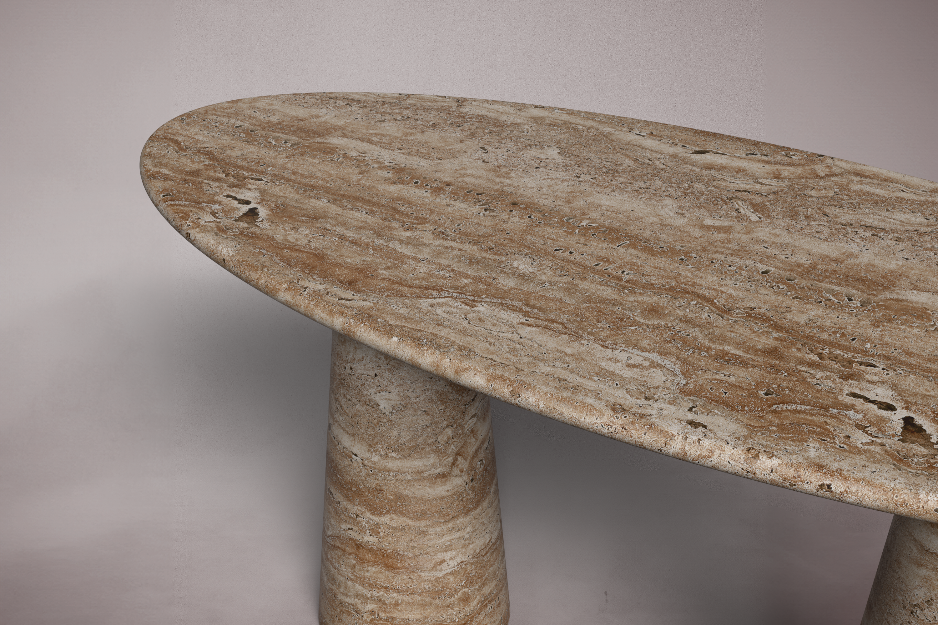 Élégance de Pierre Noche Travertine Oval Dining Table