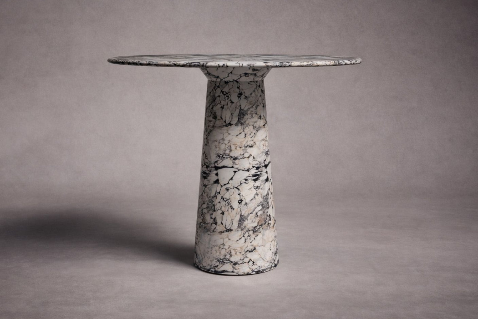 Le Cou Calacatta Viola Marble Round Table