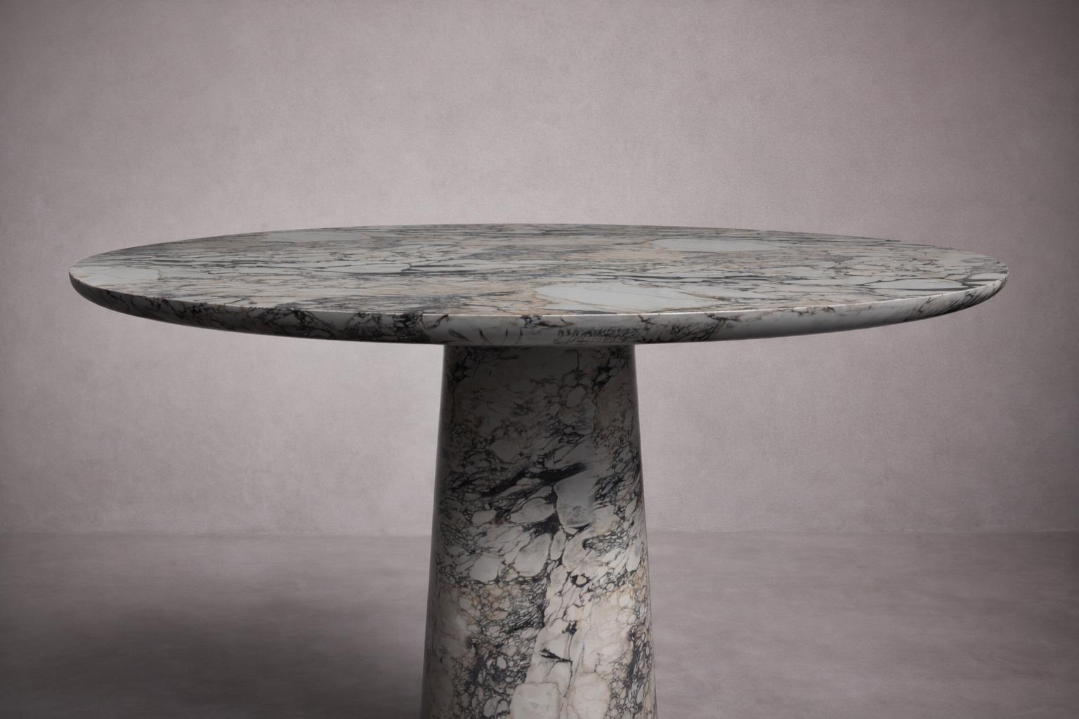 Essence Calacatta Viola Marble Round Table