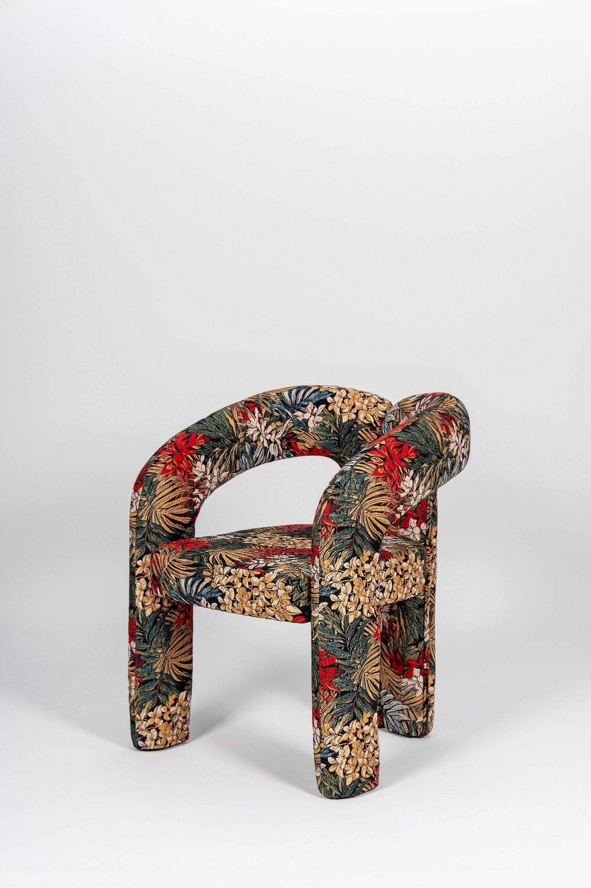 luxury dining chair. custom dining chair. modern dining chair. sculptural dining chair. designer dining chair. high end dining chair. contemporary dining chair. bespoke dining chair. premium seating. architectural dining chair. dining chair. custom luxury dining chair USA. made to order dining chairs. modern sculptural dining chair. high end custom seating for interior designers. luxury restaurant dining chairs.