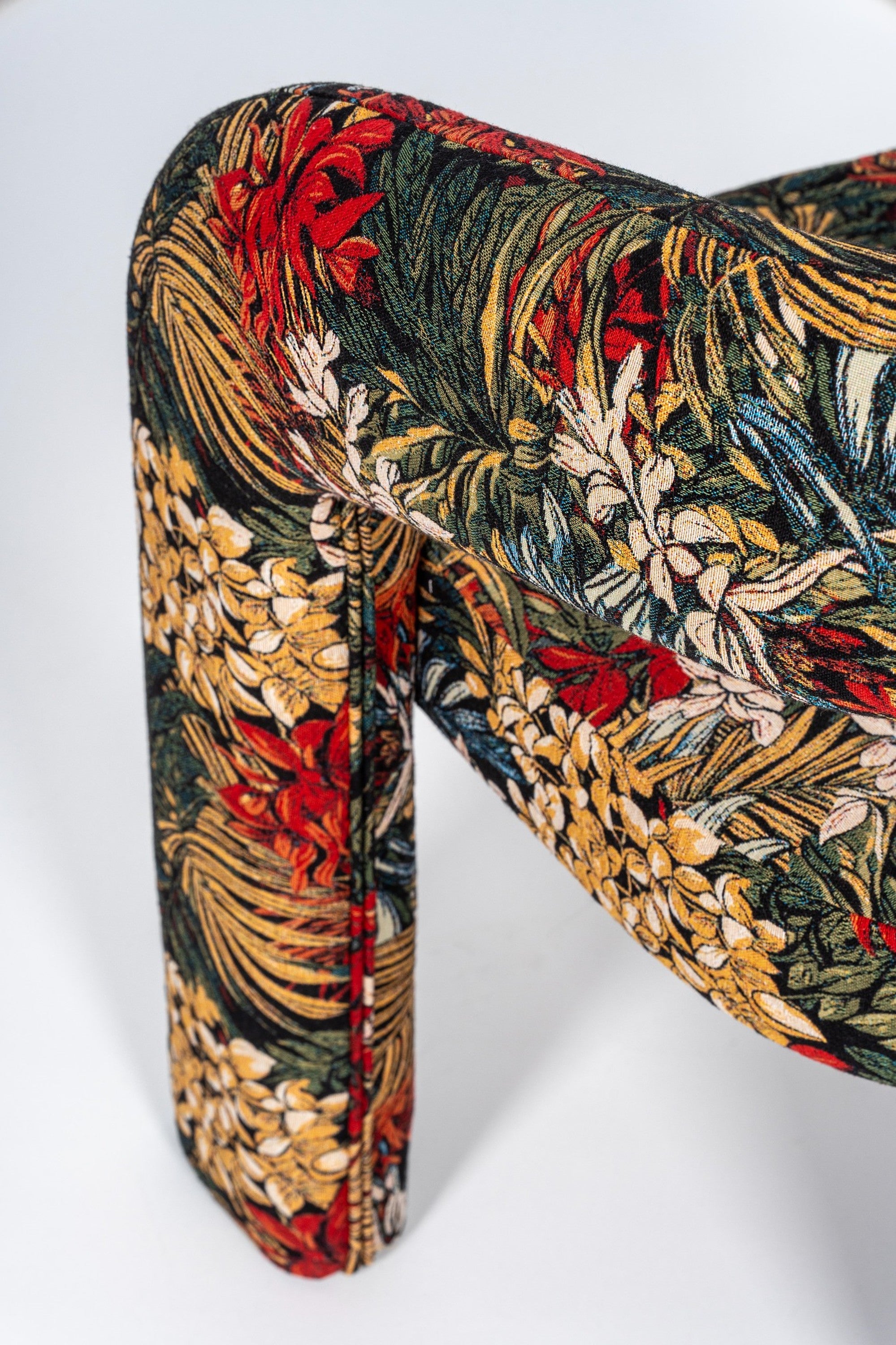 luxury dining chair. custom dining chair. modern dining chair. sculptural dining chair. designer dining chair. high end dining chair. contemporary dining chair. bespoke dining chair. premium seating. architectural dining chair. dining chair. custom luxury dining chair USA. made to order dining chairs. modern sculptural dining chair. high end custom seating for interior designers. luxury restaurant dining chairs.