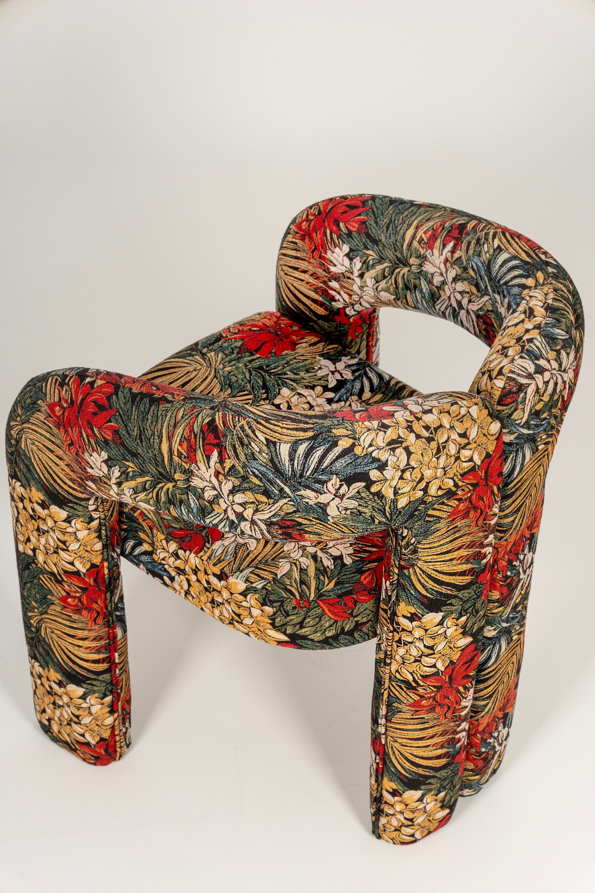 luxury dining chair. custom dining chair. modern dining chair. sculptural dining chair. designer dining chair. high end dining chair. contemporary dining chair. bespoke dining chair. premium seating. architectural dining chair. dining chair. custom luxury dining chair USA. made to order dining chairs. modern sculptural dining chair. high end custom seating for interior designers. luxury restaurant dining chairs.