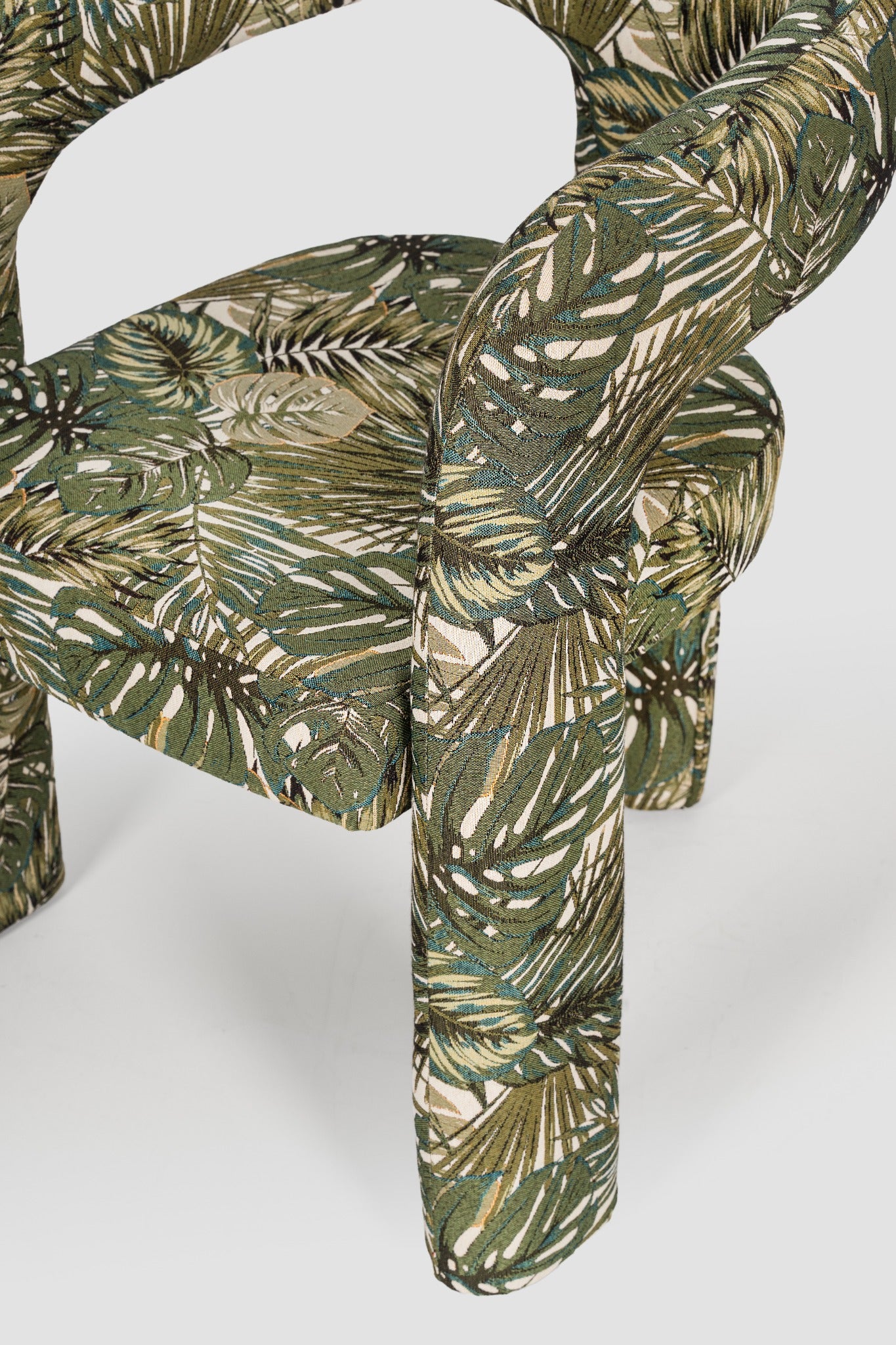 luxury dining chair. custom dining chair. modern dining chair. sculptural dining chair. designer dining chair. high end dining chair. contemporary dining chair. bespoke dining chair. premium seating. architectural dining chair. dining chair. custom luxury dining chair USA. made to order dining chairs. modern sculptural dining chair. high end custom seating for interior designers. luxury restaurant dining chairs.