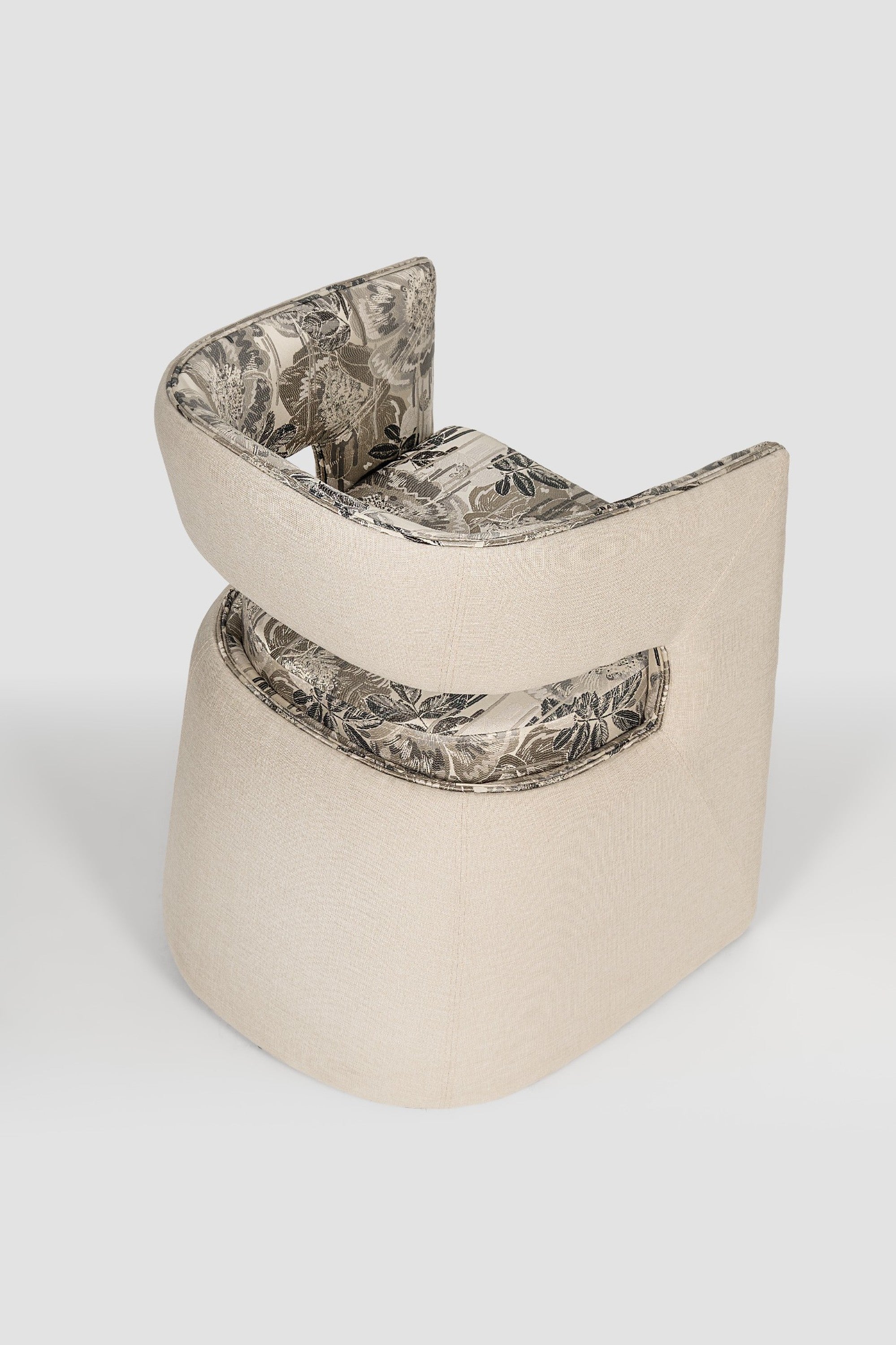 luxury dining chair. custom dining chair. modern dining chair. sculptural dining chair. designer dining chair. high end dining chair. contemporary dining chair. bespoke dining chair. premium seating. architectural dining chair. dining chair. custom luxury dining chair USA. made to order dining chairs. modern sculptural dining chair. high end custom seating for interior designers. luxury restaurant dining chairs.