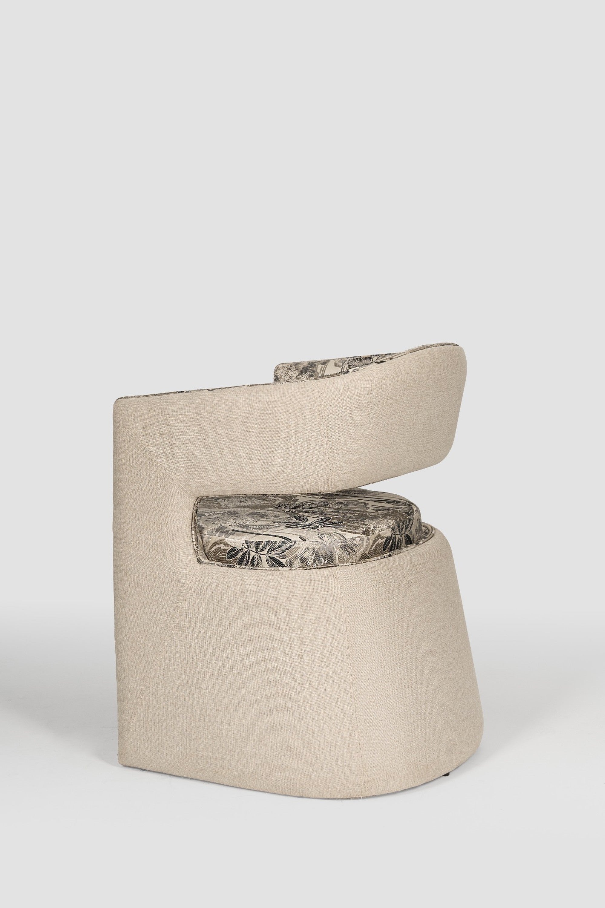 luxury dining chair. custom dining chair. modern dining chair. sculptural dining chair. designer dining chair. high end dining chair. contemporary dining chair. bespoke dining chair. premium seating. architectural dining chair. dining chair. custom luxury dining chair USA. made to order dining chairs. modern sculptural dining chair. high end custom seating for interior designers. luxury restaurant dining chairs.