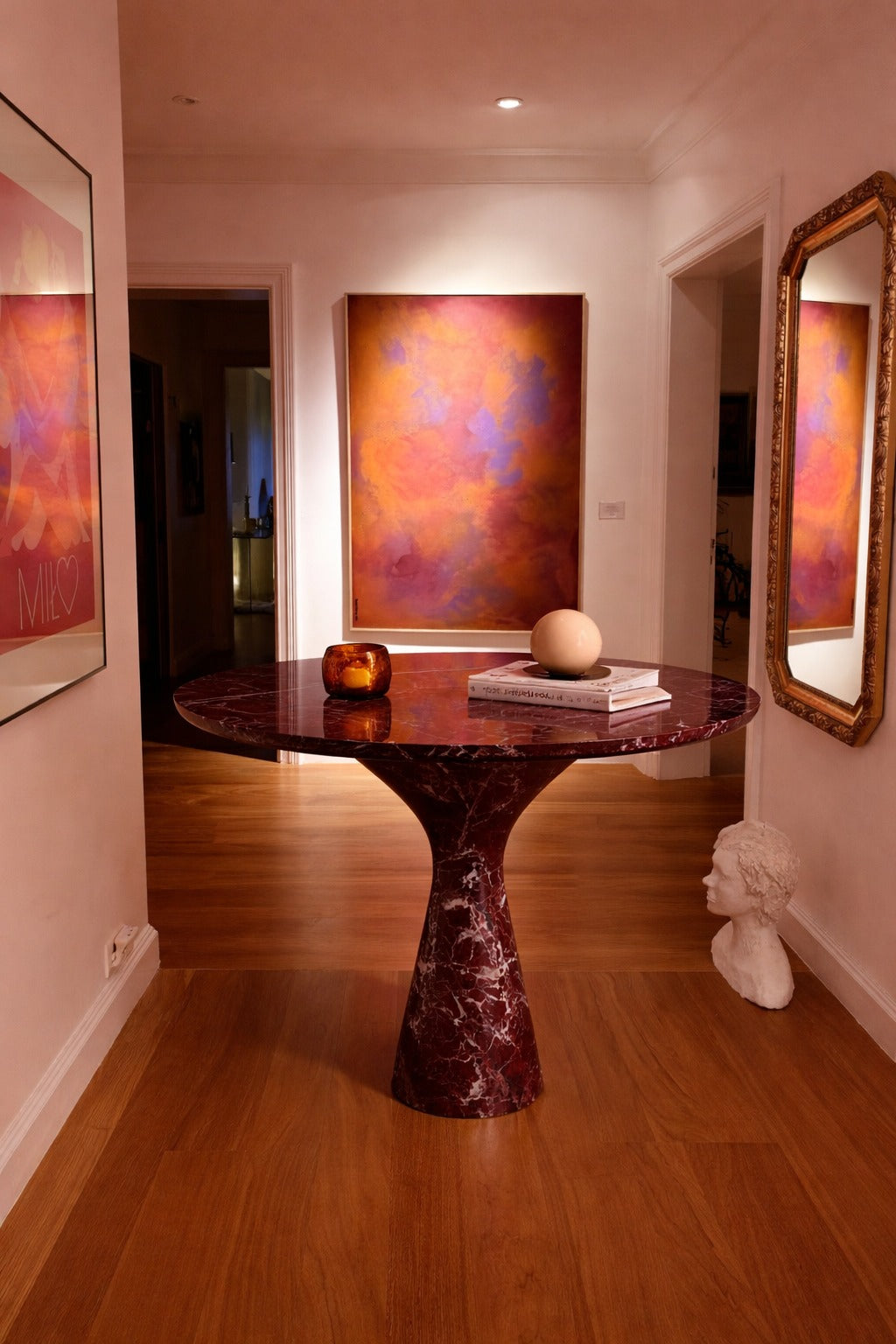 Essence Roter Marmor Runder Tisch