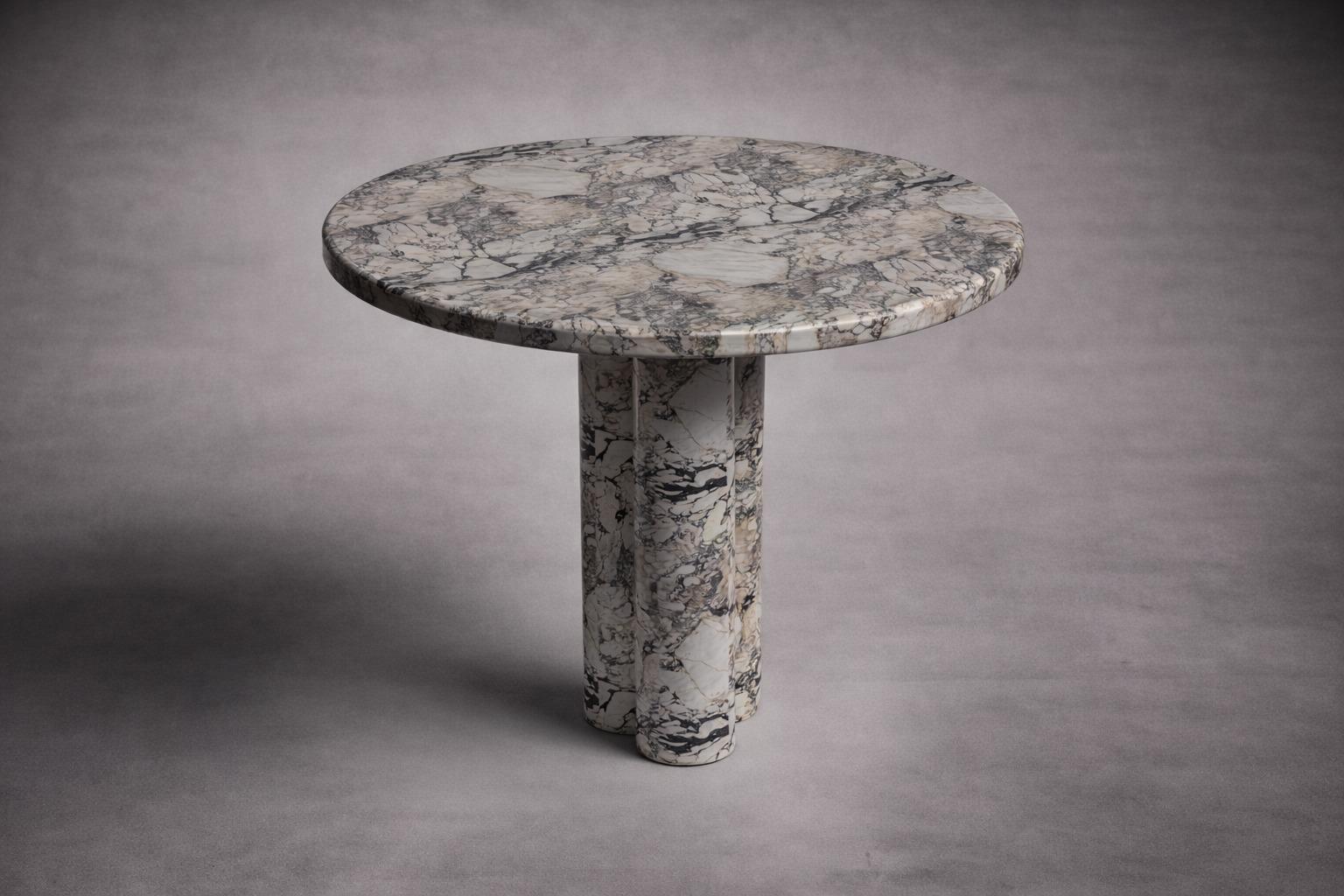 Zade Calacatta Viola Marble Round Table