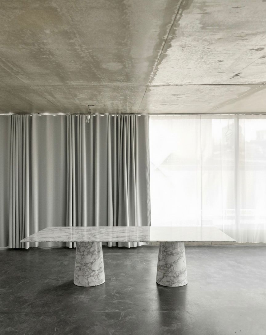 arabescato marble dining table. rectangular marble dining table. white marble dining table. white marble living room table. marble dining table.