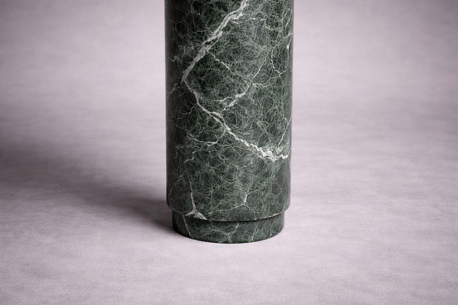 green marble dining table. green marble round dining table. round marble dining table. green marble table. green marble living room table. green marble entryway table. green marble entry table. round green marble entry table.