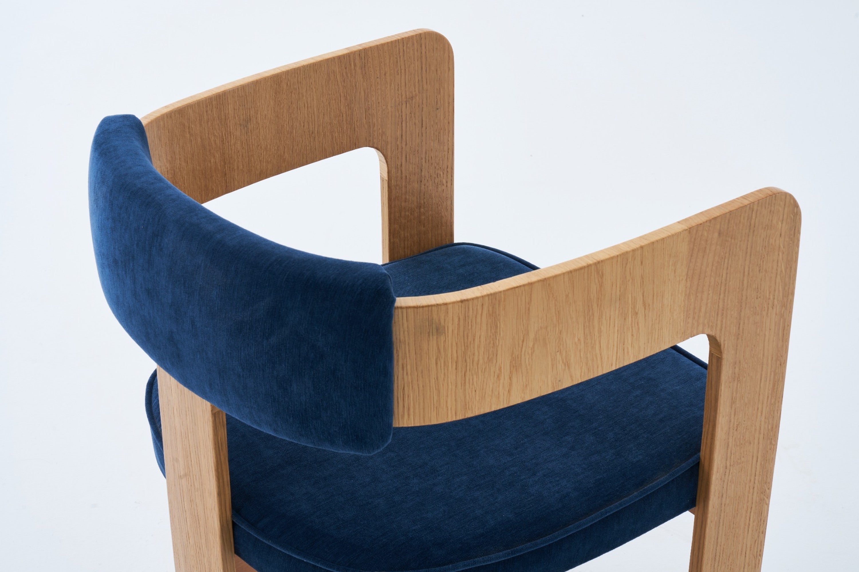 luxury dining chair. custom dining chair. modern dining chair. sculptural dining chair. designer dining chair. high end dining chair. contemporary dining chair. bespoke dining chair. premium seating. architectural dining chair. dining chair. custom luxury dining chair USA. made to order dining chairs. modern sculptural dining chair. high end custom seating for interior designers. luxury restaurant dining chairs.