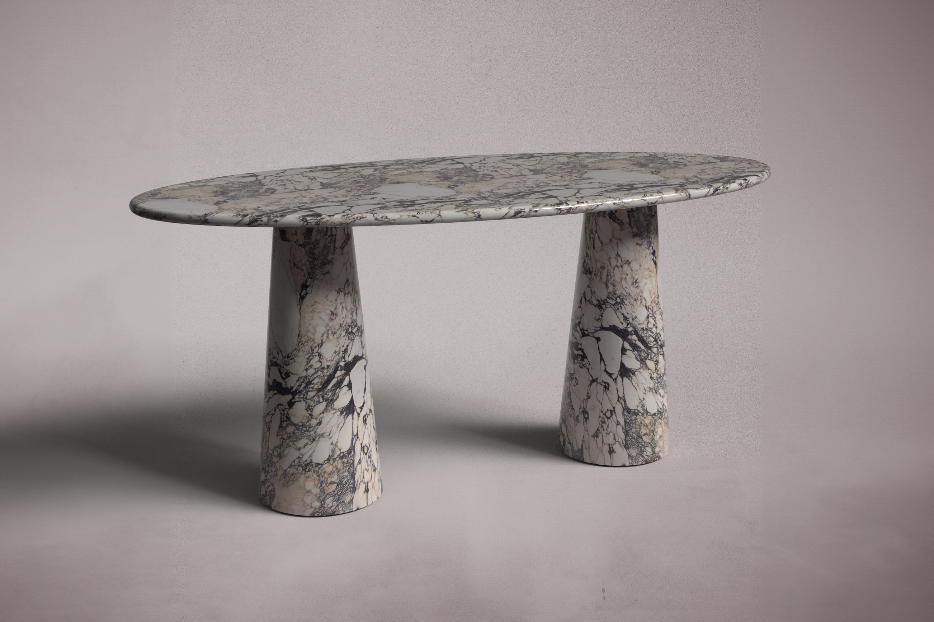 Élégance de Pierre Calacatta Viola Marble Oval Dining Table